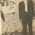 Manuel José acompanhado pela esposa Maria e pela filha Maria Ausinda, 1955.