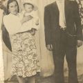 Manuel José acompanhado pela esposa Maria e pela filha Maria Ausinda, 1955.