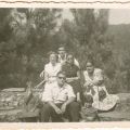 Dorinda (de preto) com colegas do curso de costura (Aveiro, 1952)