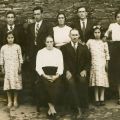 Manuel de Sousa (no plano mais alto), com os pais e os irmãos, em 1939