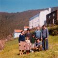 Ana do Carmo, com o pai, o cunhado Ricardo e os sobrinhos Adélia, Jorge, Gabriel e Zé (1980)
