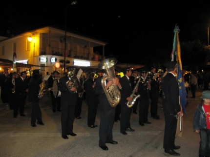 E a banda de Pomares a passar!